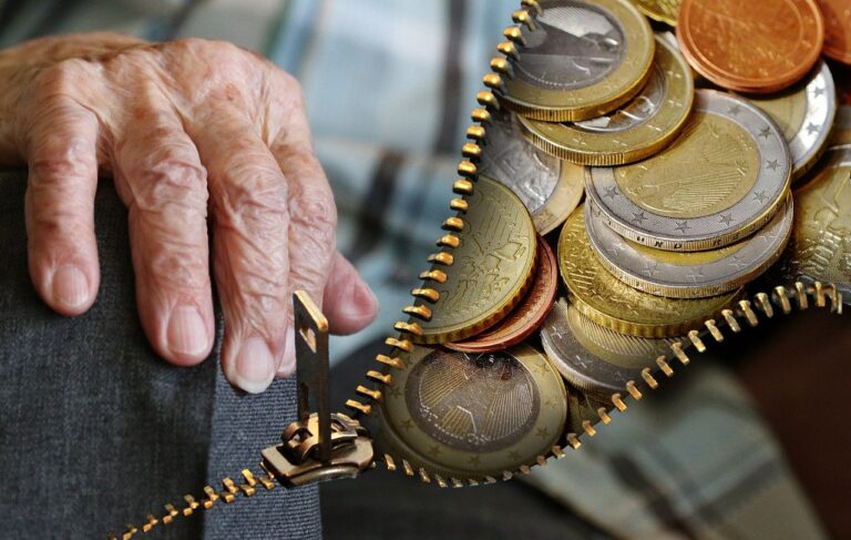 Wie viel Geld bleibt im Alter und wie hoch sind die Altersbezüge?