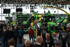 Digitale Innovationen auf der Agritechnica 2025 in Hannover: Smart Farming, KI und Robotik prägen die Zukunft der Landwirtschaft.